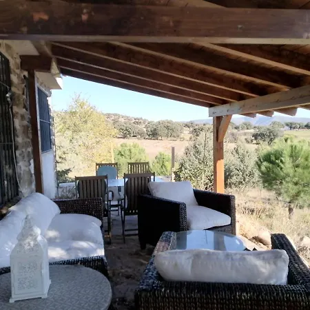 Chalet Dehesa El Burguilloel Barracofrente A Gredos *